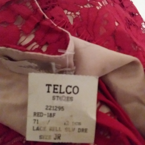 ADORABLE  RED LACE SLY DRE SIZE JR - Picture 2 of 2